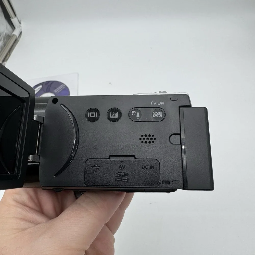 Samsung SMX-F40BN/XAA Camcorder Digital Video Camera 65x Zoom - Untested